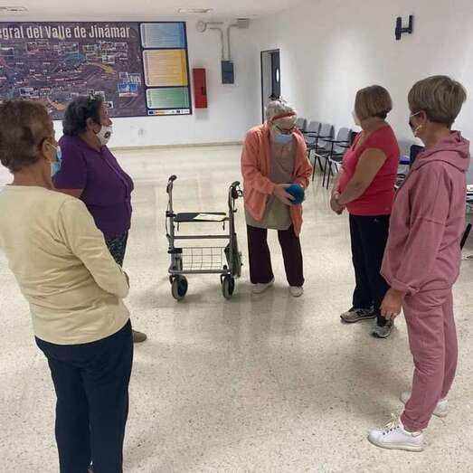 Las sesiones se imparten dos veces al mes en el Centro Cívico de La Gerencia / TA